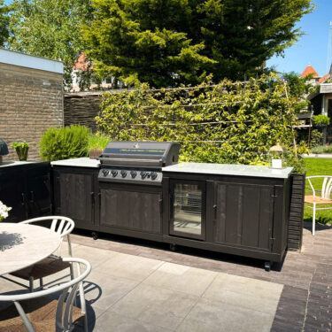 The GrillMaster Medium Black Edition