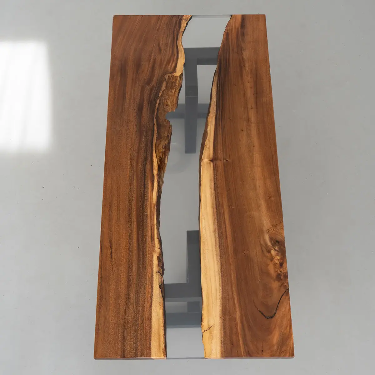 Epoxy resin table - Transparent - Image 4