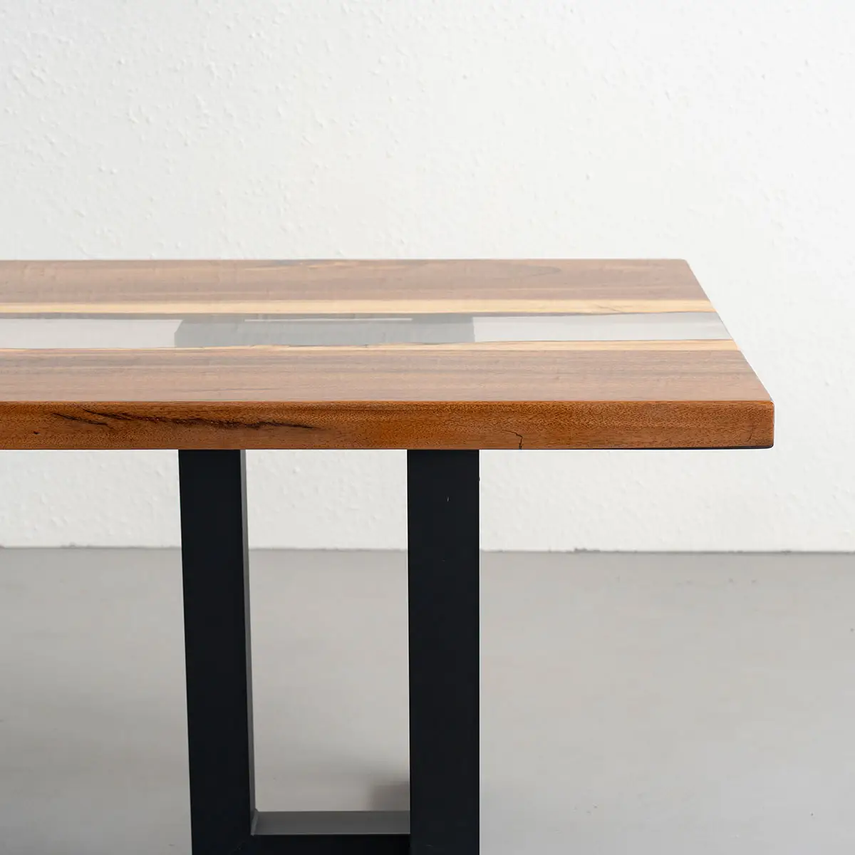 Epoxy resin table - Transparent - Image 5