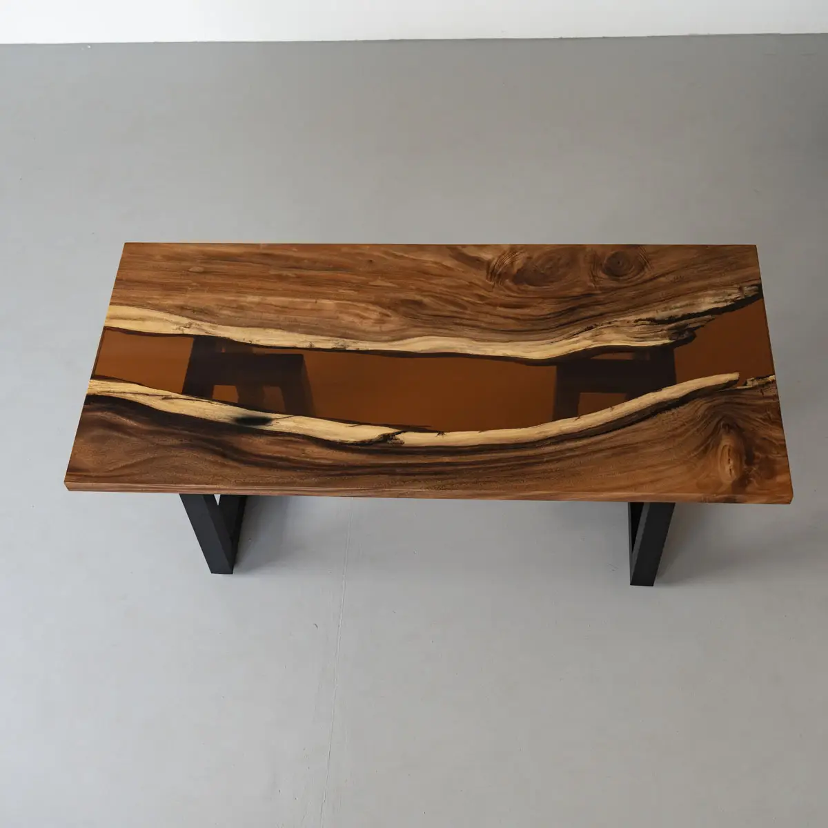 Epoxy resin table - brown - Image 9