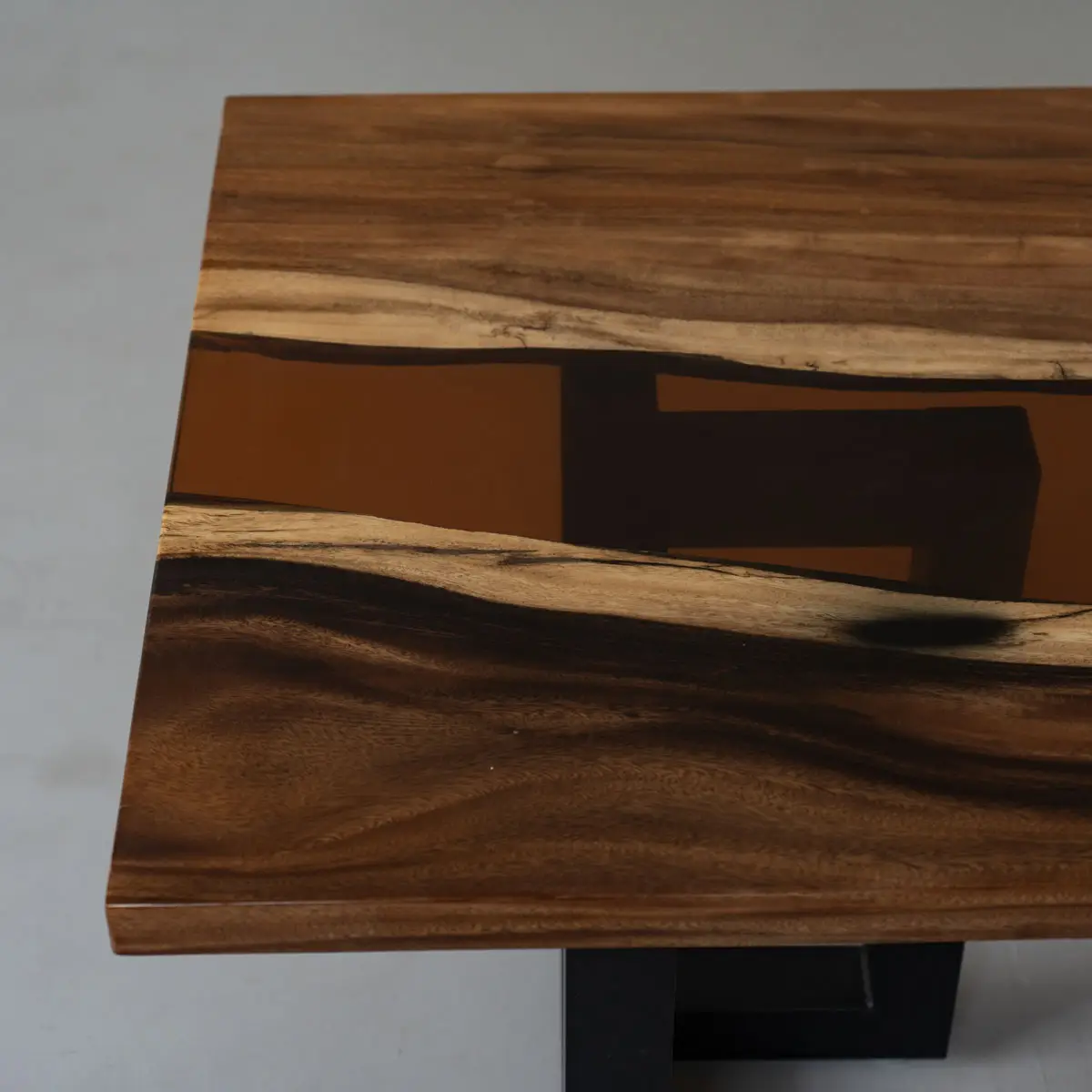 Epoxy resin table - brown - Image 6